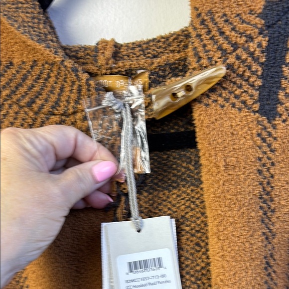 Barefoot dreams Plaid Hooded Poncho in light Orange and Black - Picture 4 of 5